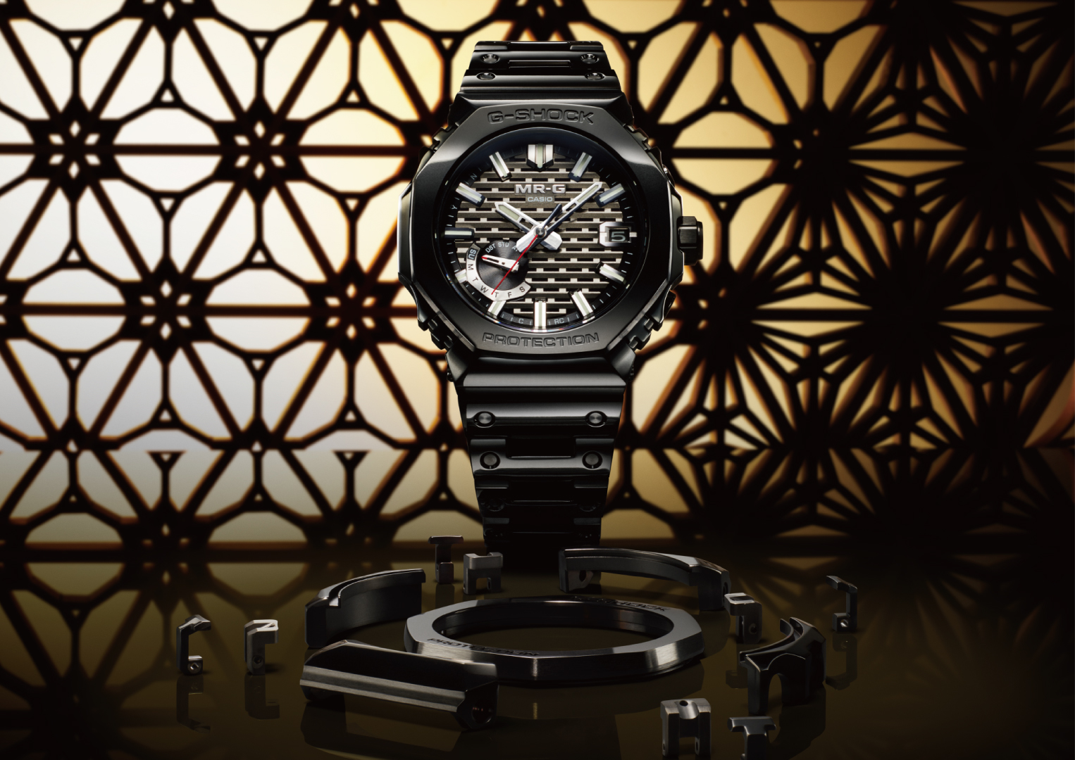 G-SHOCK MR-G MRG-B2100B 八角形ベゼルを27パーツで構成したモデル