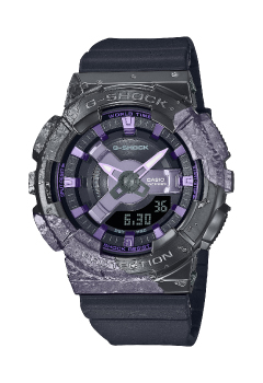 G-SHOCK GM-S114GEM パープルIPを施したメタルベゼル