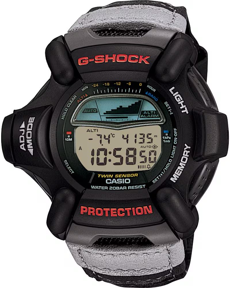 1997年発売のDW-9100。温度・圧力センサー搭載の初代RISEMAN